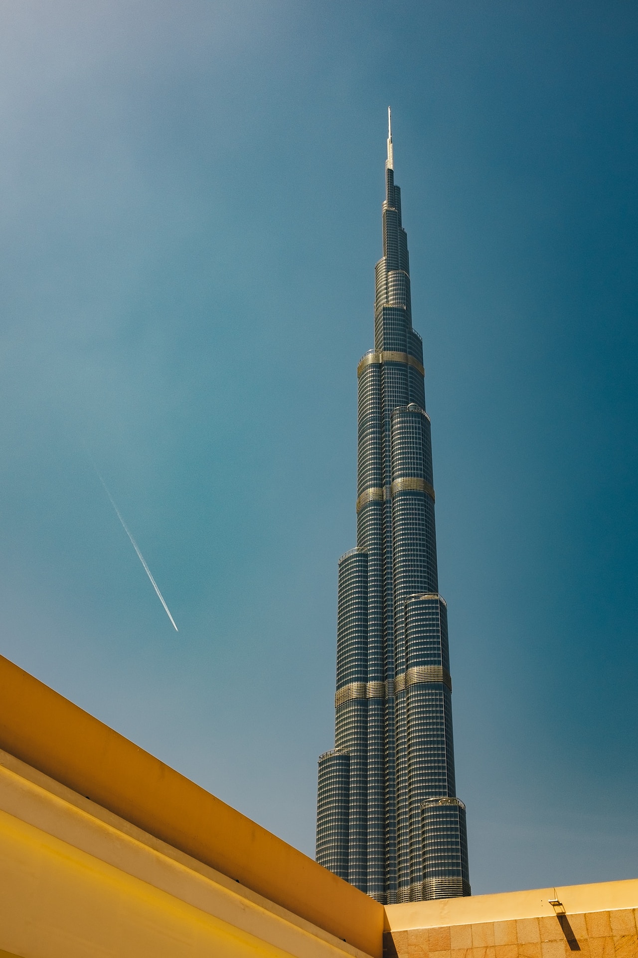 Who is the Indian owner of Burj Khalifa room?